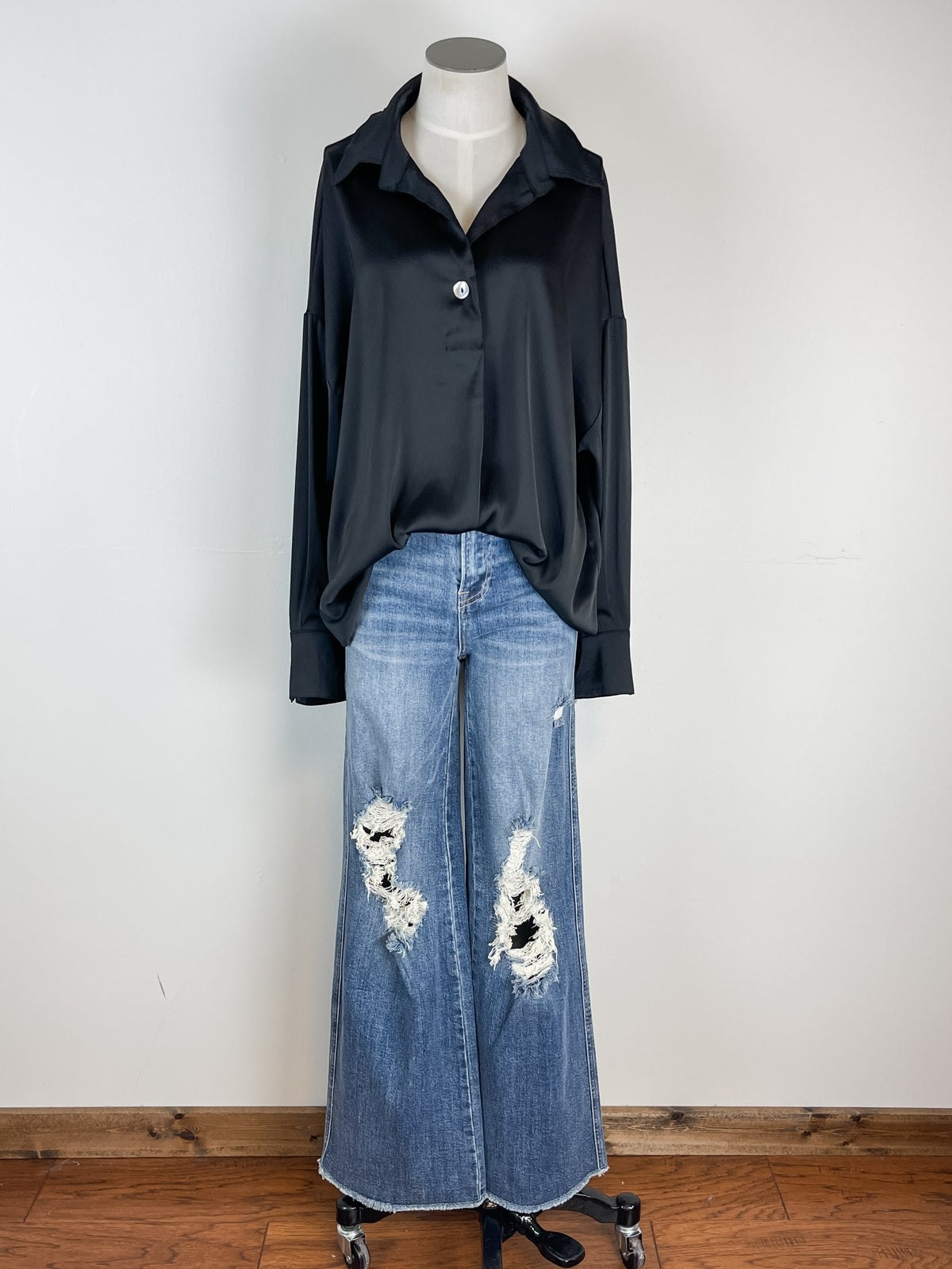 Salem V Neck Blouse in Black