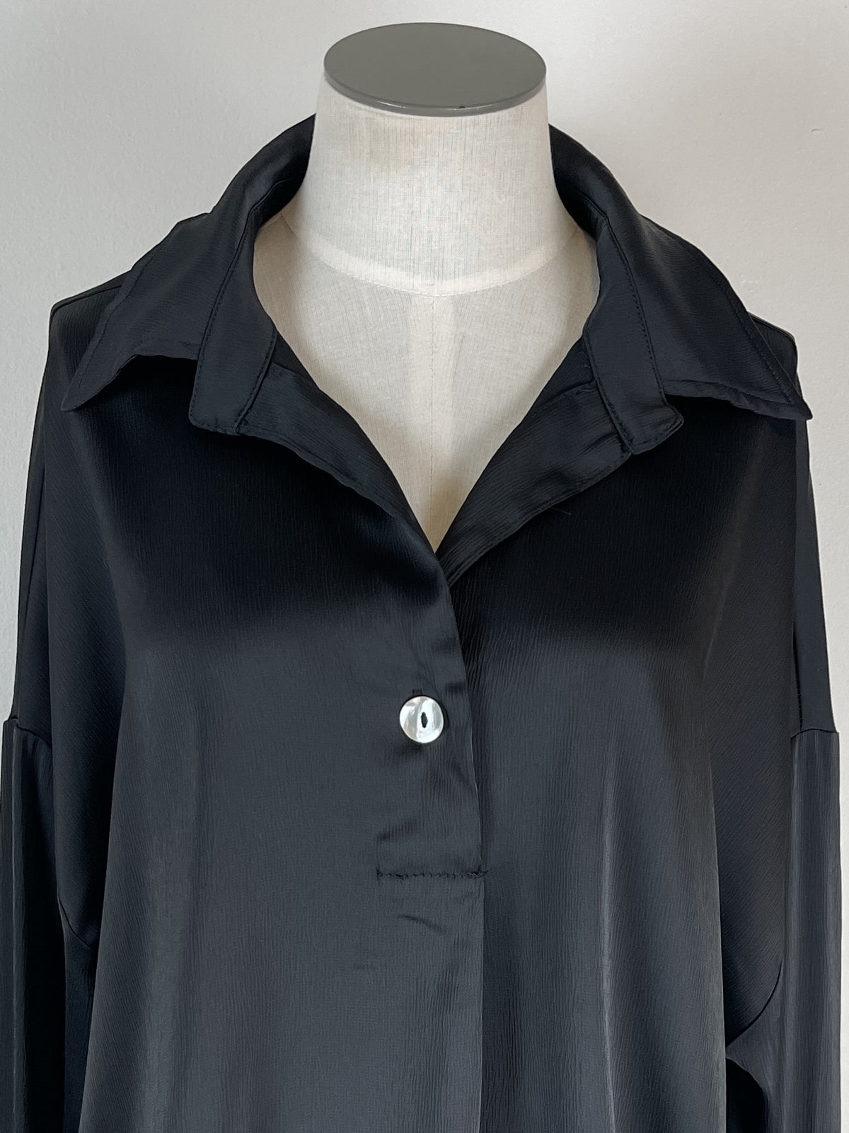 Salem V Neck Blouse in Black