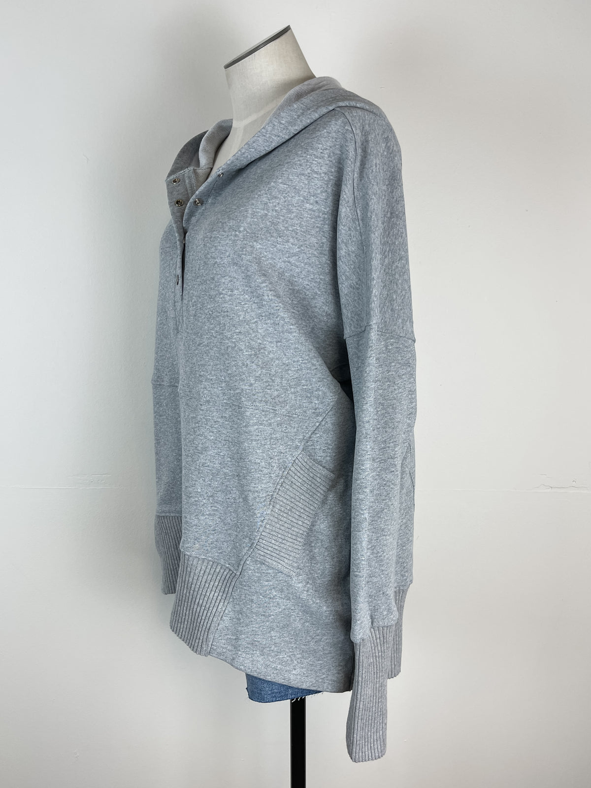 Vivi Oversized Pullover in Heather Grey