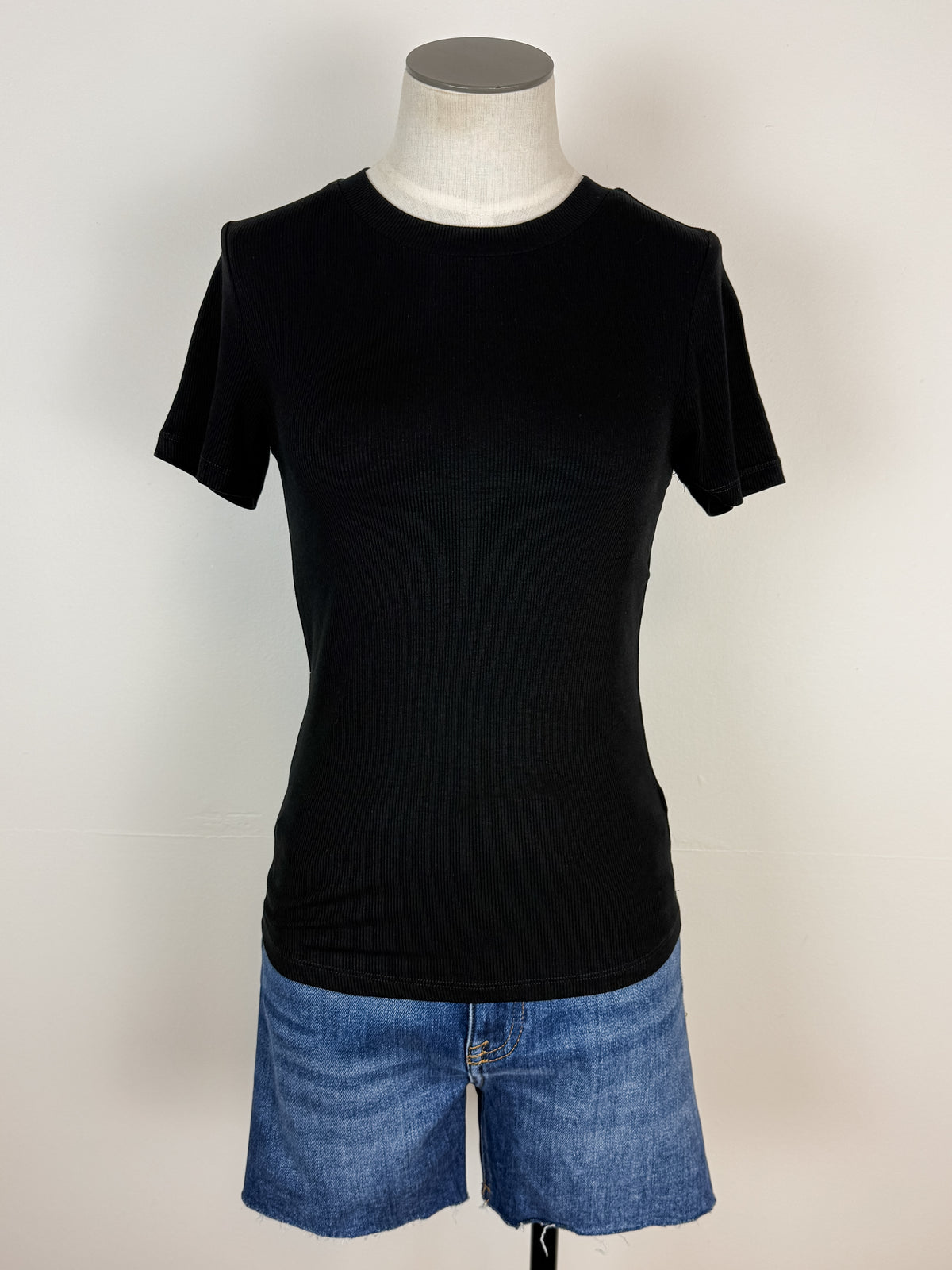 Lina Micro Ribbed Top in Black