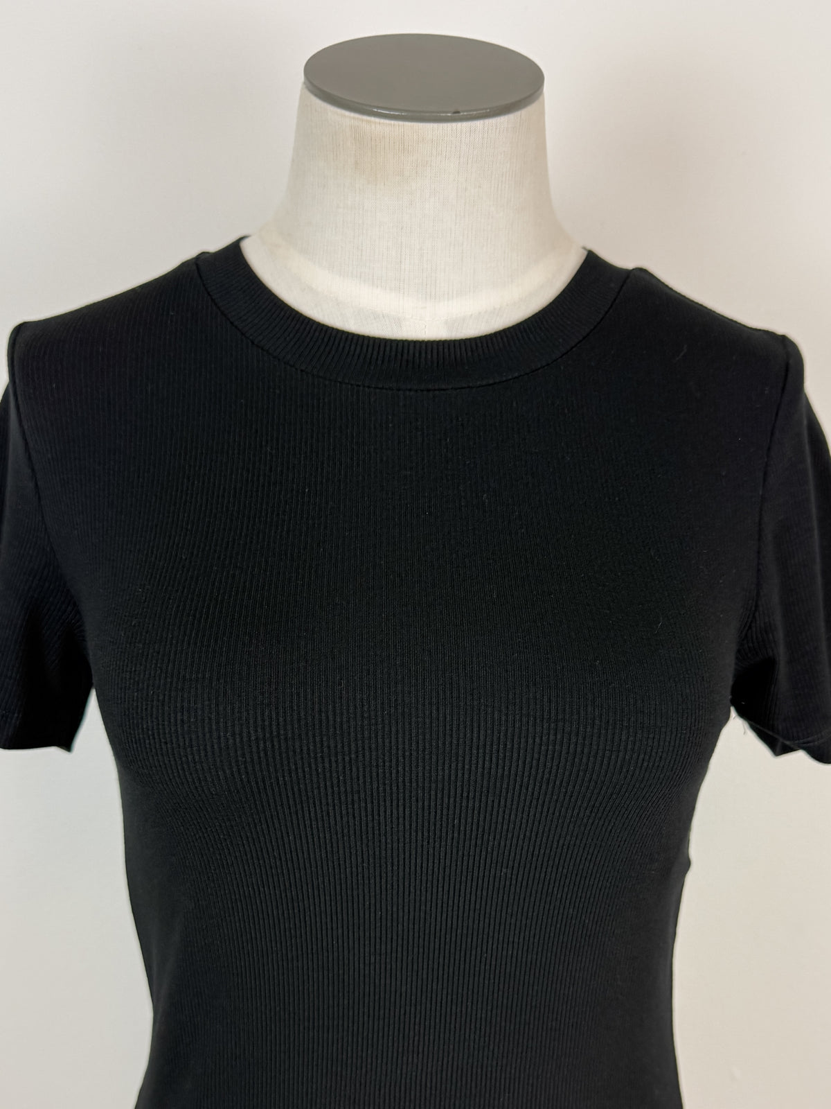 Lina Micro Ribbed Top in Black