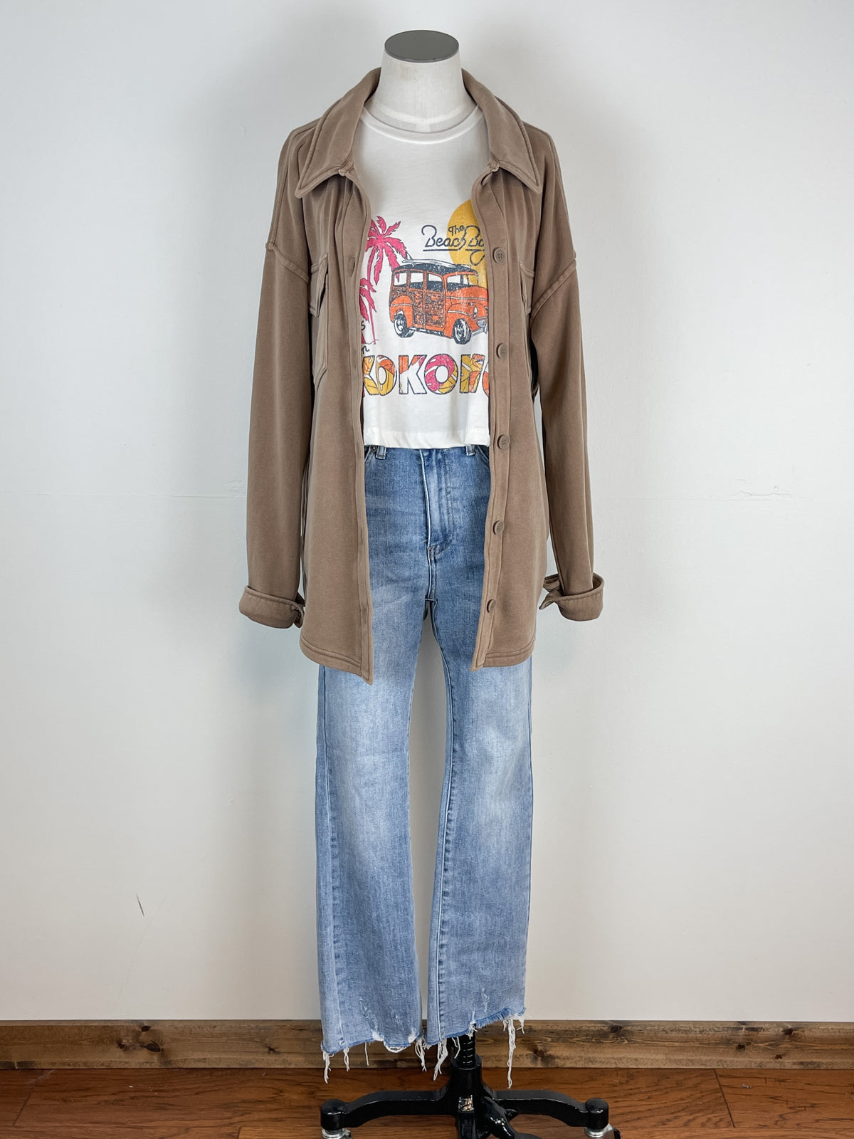 The Beach Boys Kokomo Postcard Cropped Tee in Off White