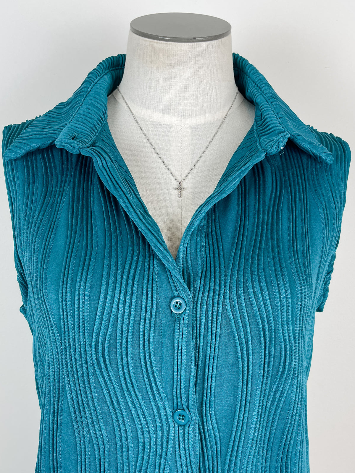 Hadley Textured Button Up Tank in Teal