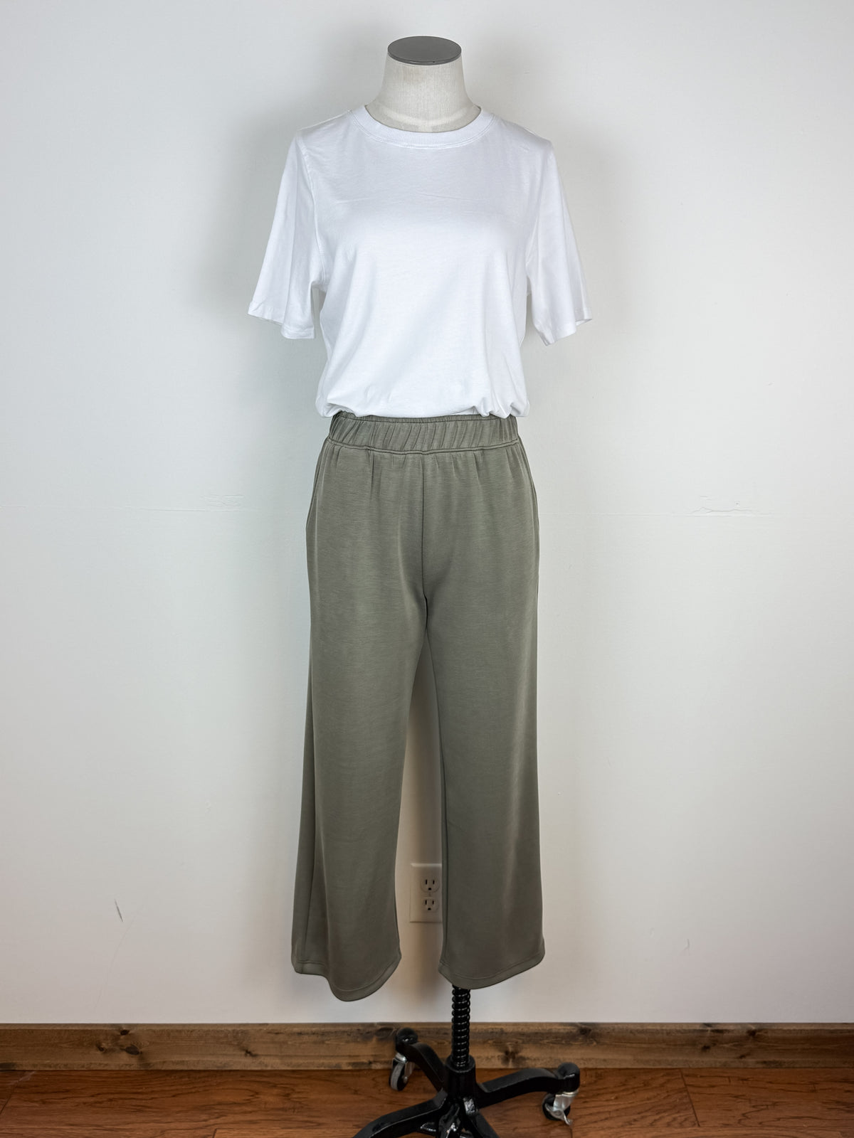Demi Scuba Cropped Pant in Olive