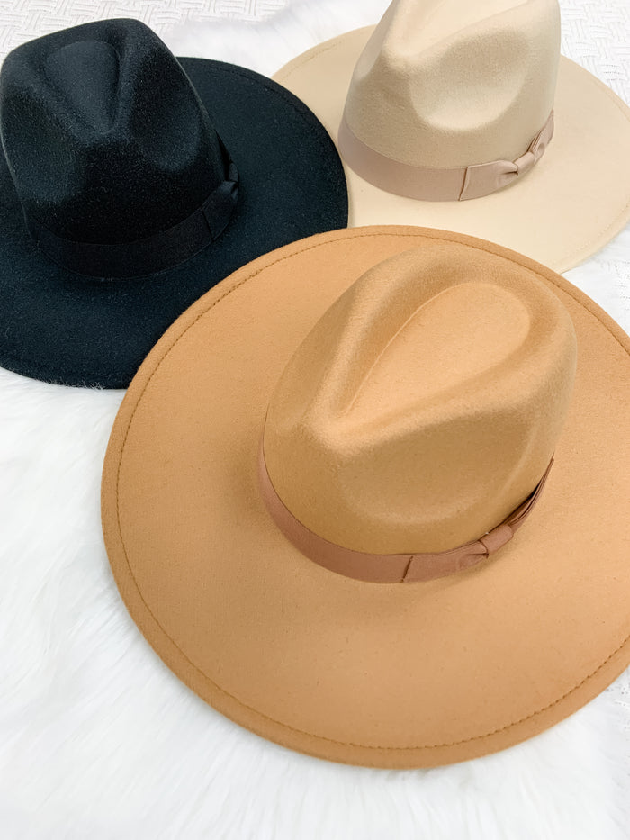 Wide Brim Hat w/ Band