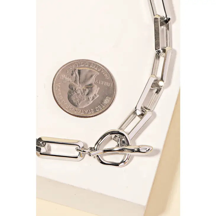 Rectangle Toggle Chain in Gold