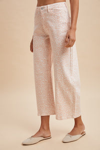 Evie Cropped Barrel Jeans in Pink Leopard
