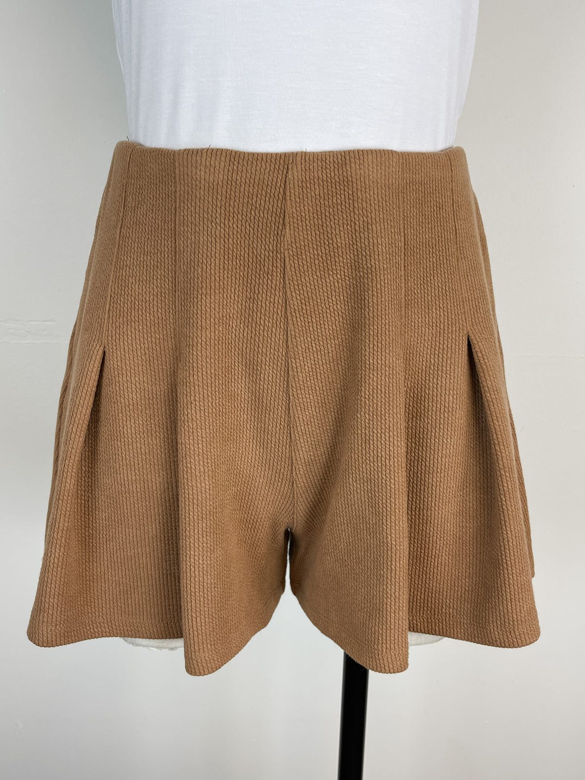 Ribbed Tennis Shorts in Mocha