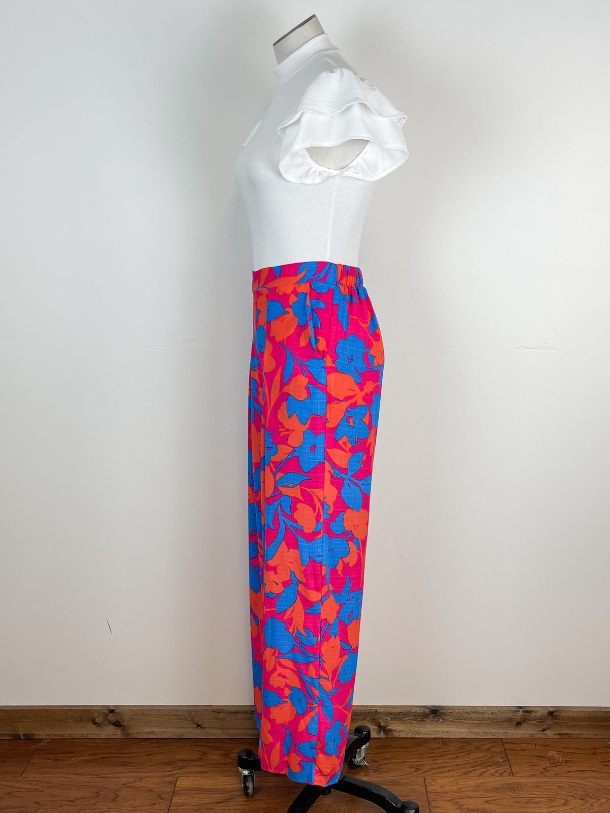 Abstract Print Pleated Pant in Fuchsia/Blue Floral