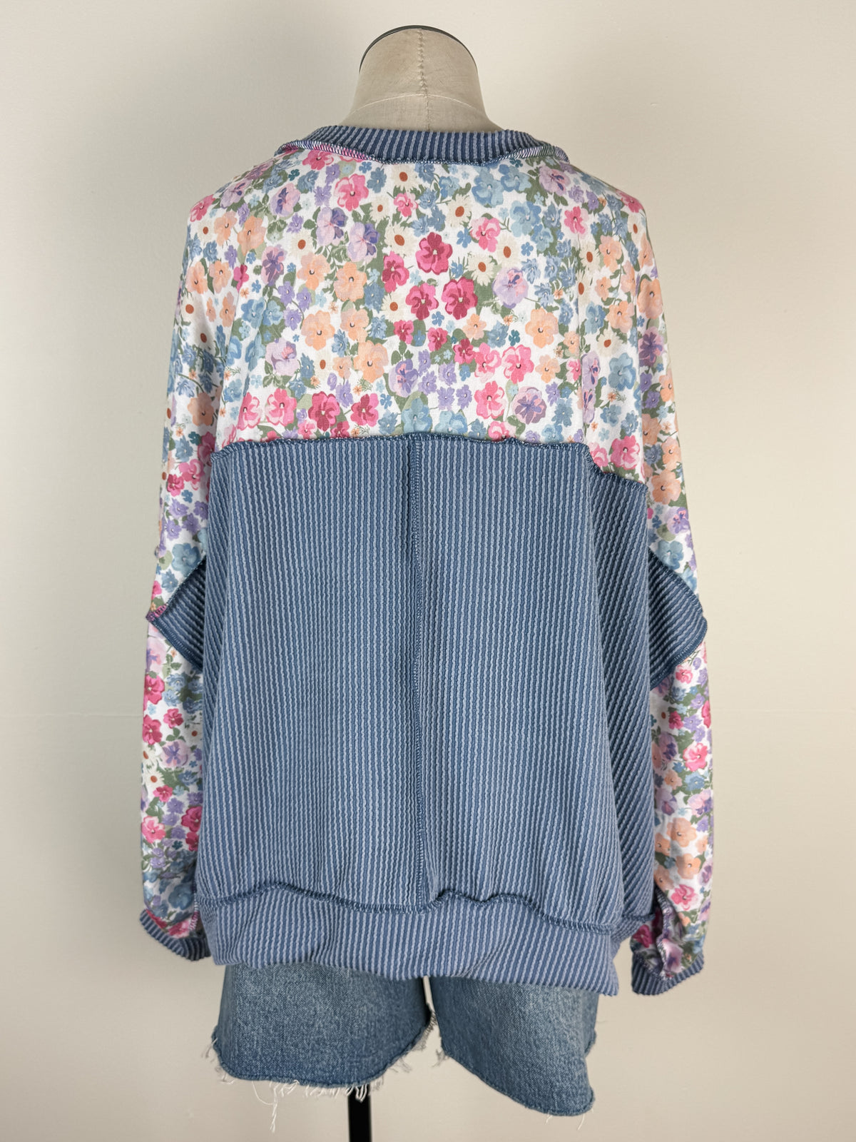 Jill Floral Top in Denim/Ivory