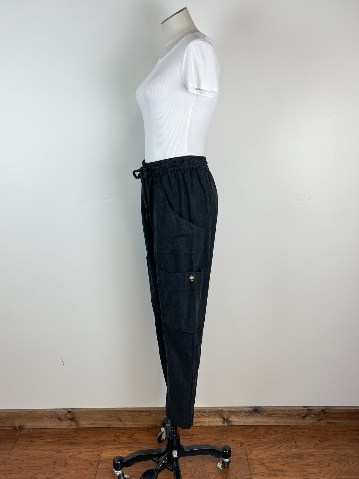 Phoebe Linen Cargo Pant in Black