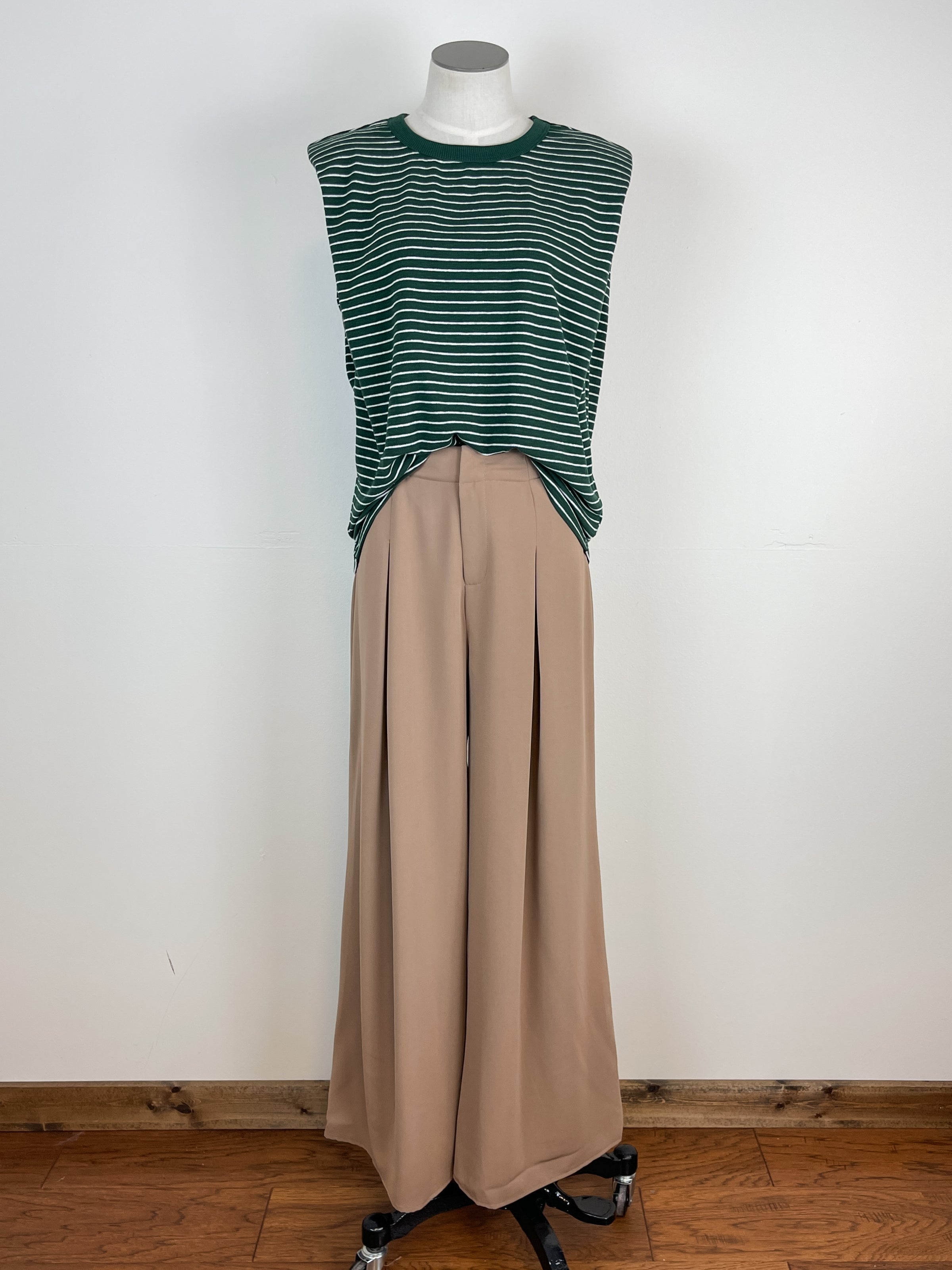 PLEATED WIDE FIT PANTS - Light tan