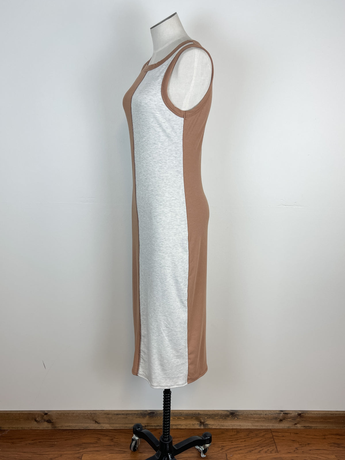 Sleeveless Color Block Dress in Camel/Grey