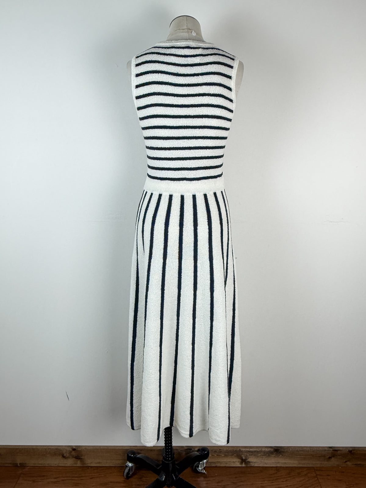 Clara Knit Dress in Off White/Navy
