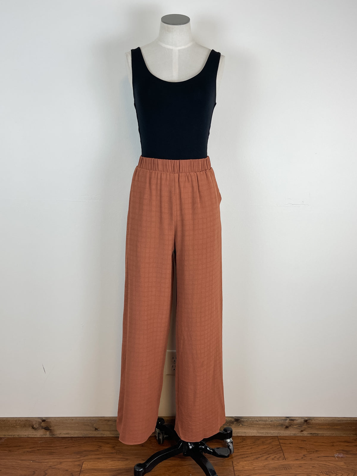 Basic Double Lined Scoop Neck Tank