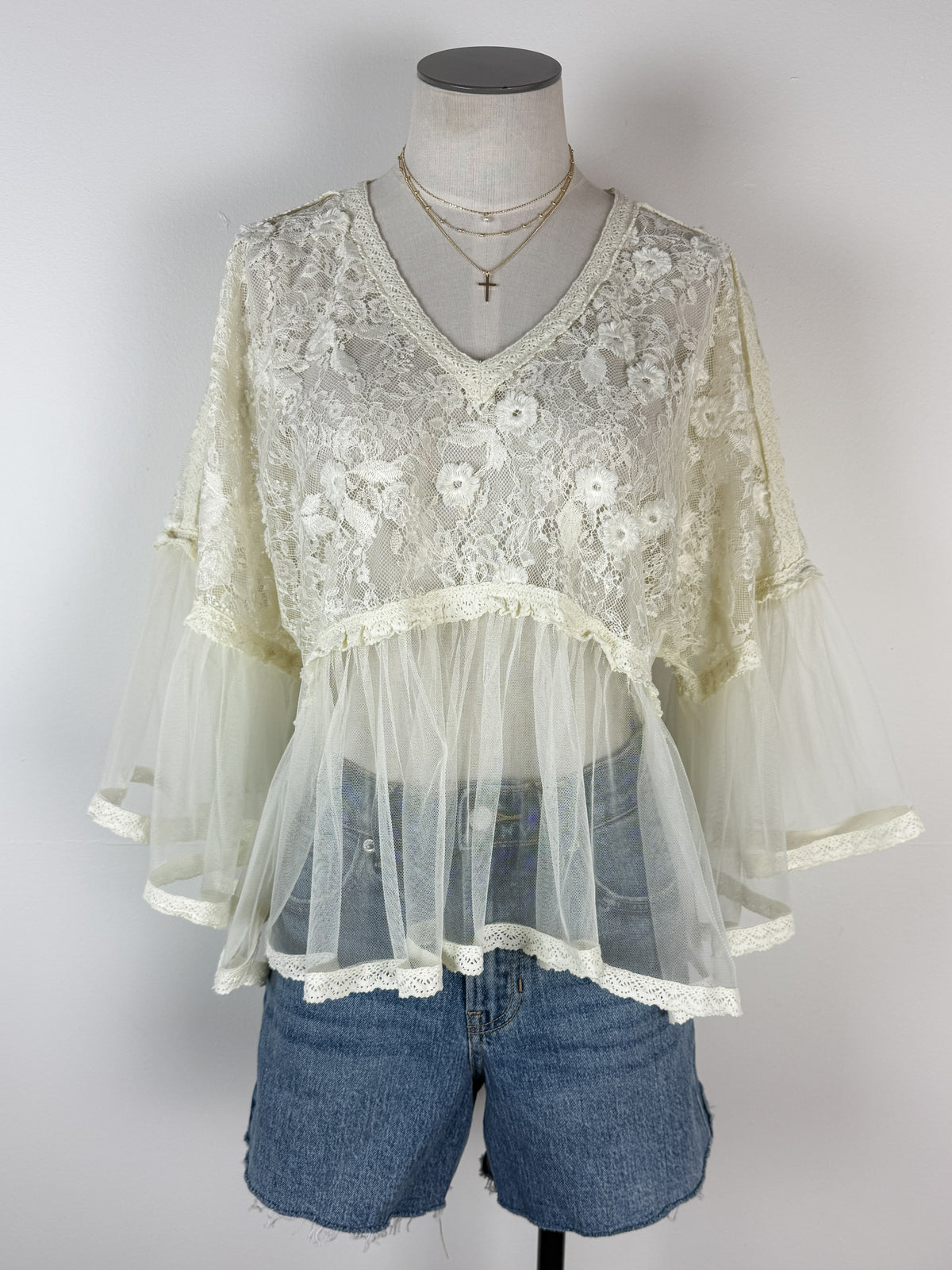 Nyla Lace Flowy Blouse in Ecru