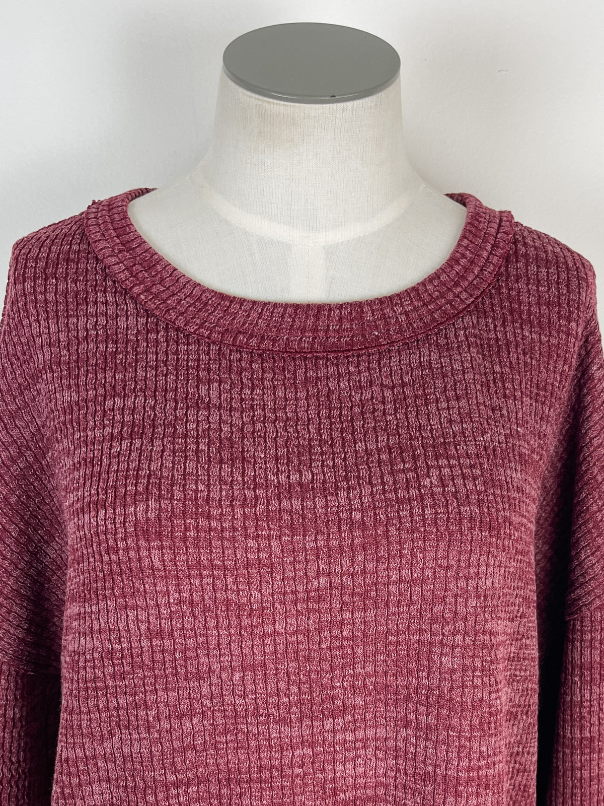 Cora Ribbed Crew Neck Top in Wine