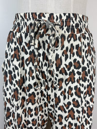 Lia Wide Leg Ribbed Pant in Leopard