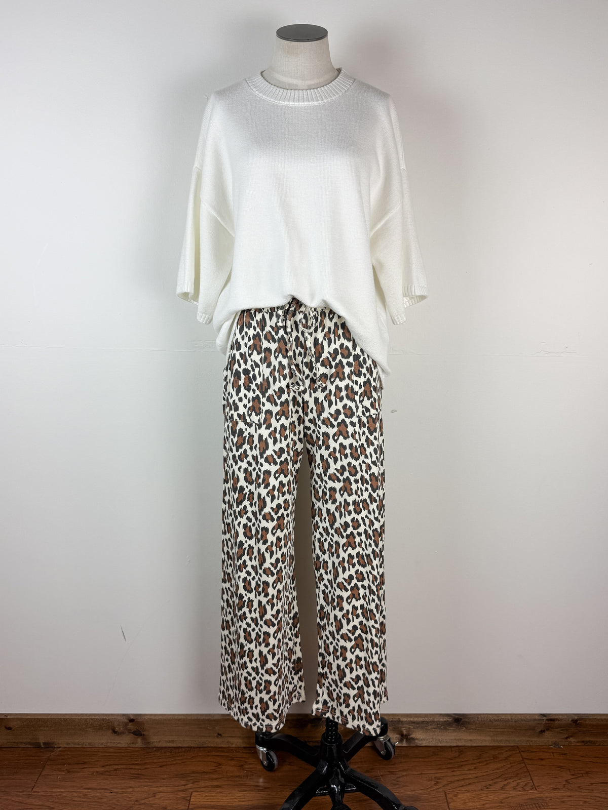 Lia Wide Leg Ribbed Pant in Leopard