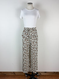 Lia Wide Leg Ribbed Pant in Leopard
