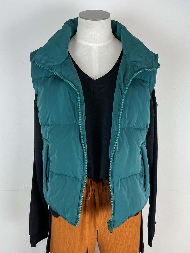 Raine Puffer Vest in Hunter Green