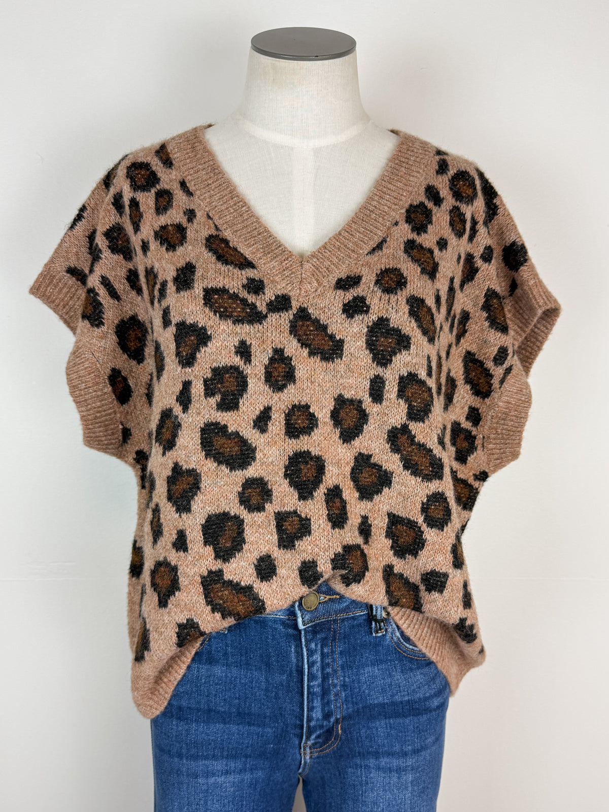 Luna Leopard Sweater Vest in Mocha