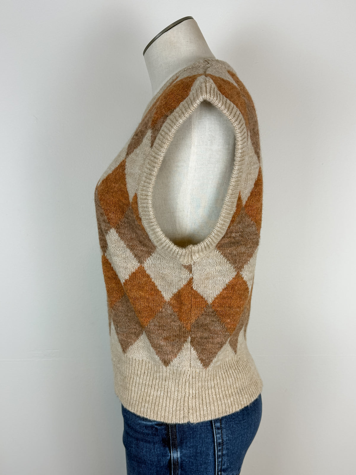 Sloane Sweater Vest in Pumpkin