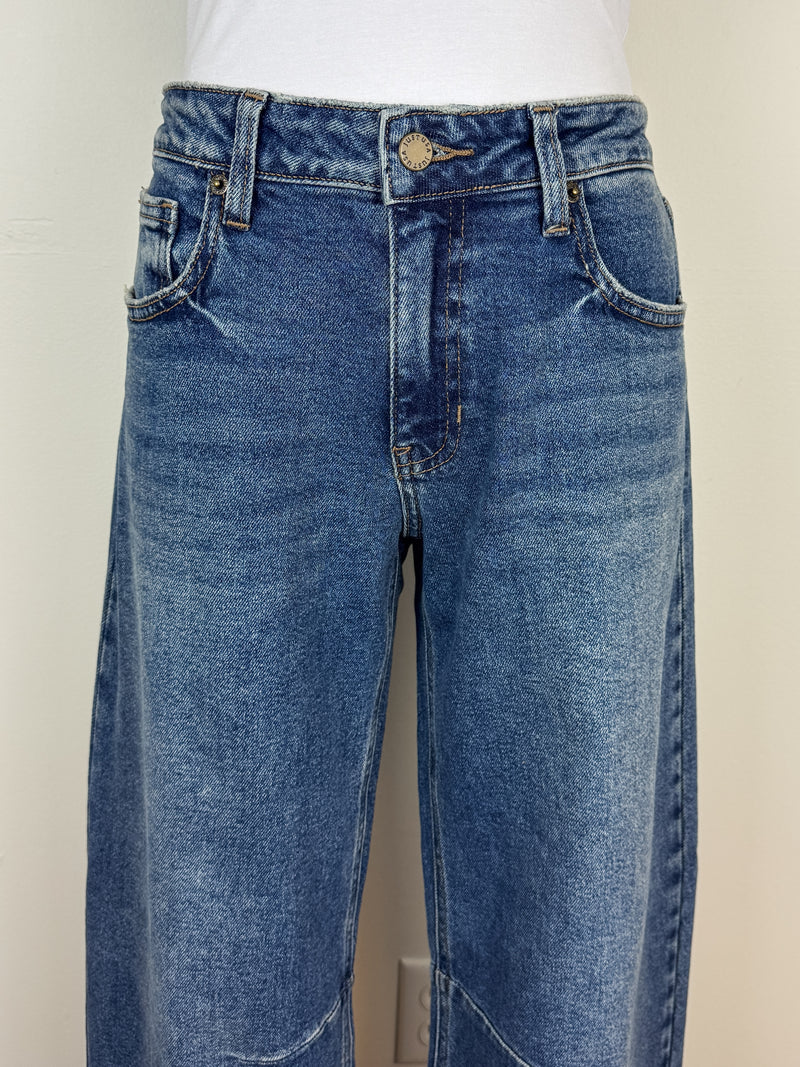 Just USA Abbie Mid Rise Barrel Jean