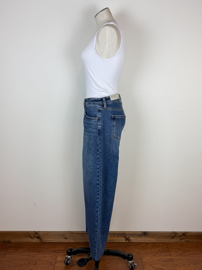 Just USA Abbie Mid Rise Barrel Jean
