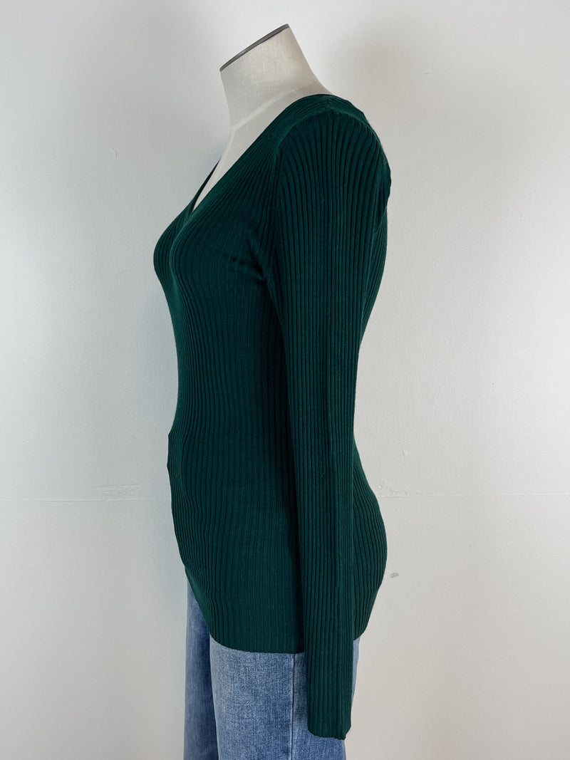 Jayda Ribbed V Neck Sweater in Forest
