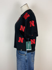 Nebraska Ritter Repeat Cropped Tee in Black