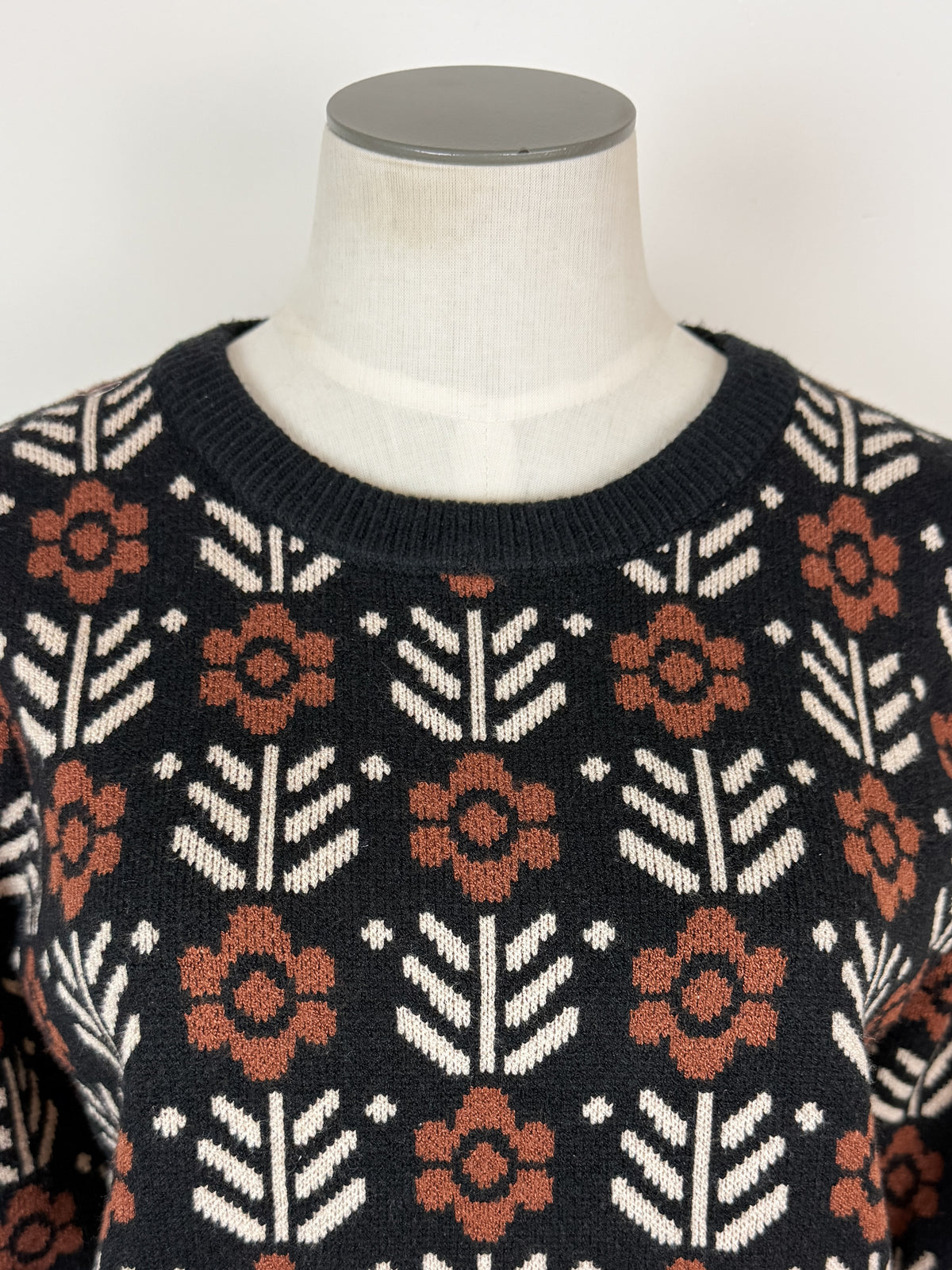 Alexis Short Sleeve Sweater in Black