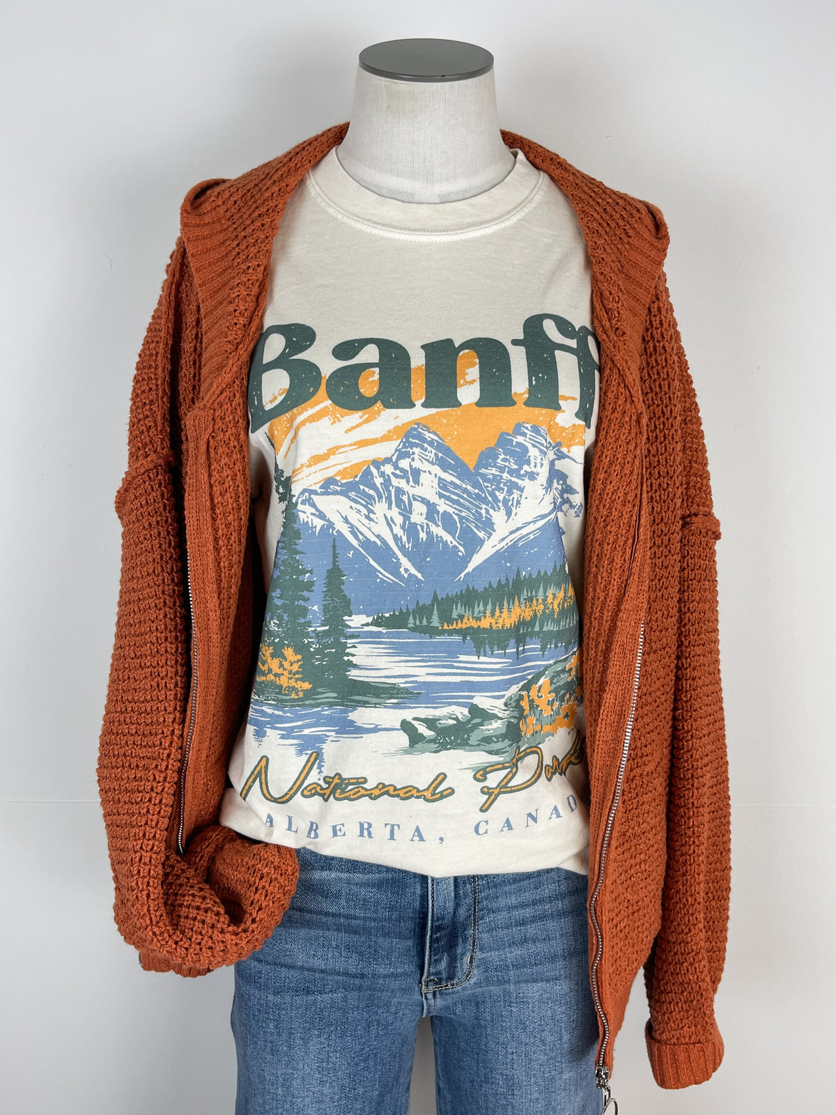 Banff Nation Park Tee in Ivory