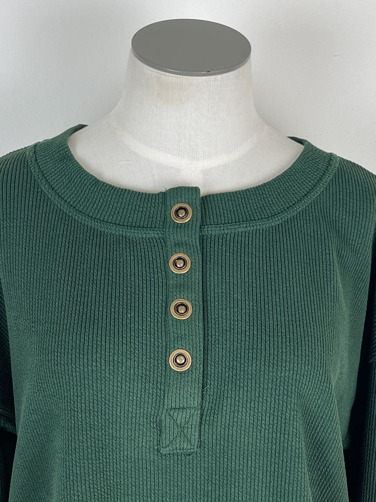 Daphne Ribbed Henley in Hunter Green