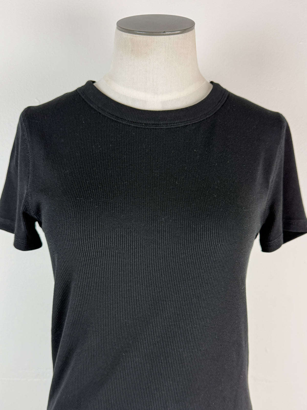 Becca Basic Ribbed Tee in Black