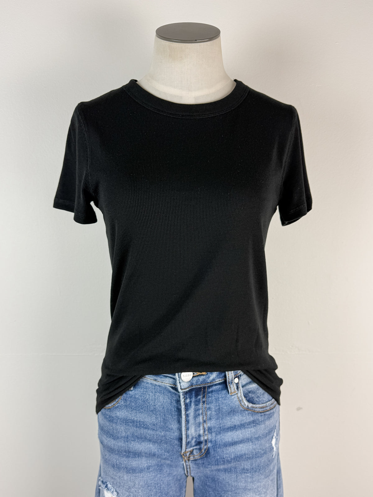 Becca Basic Ribbed Tee in Black