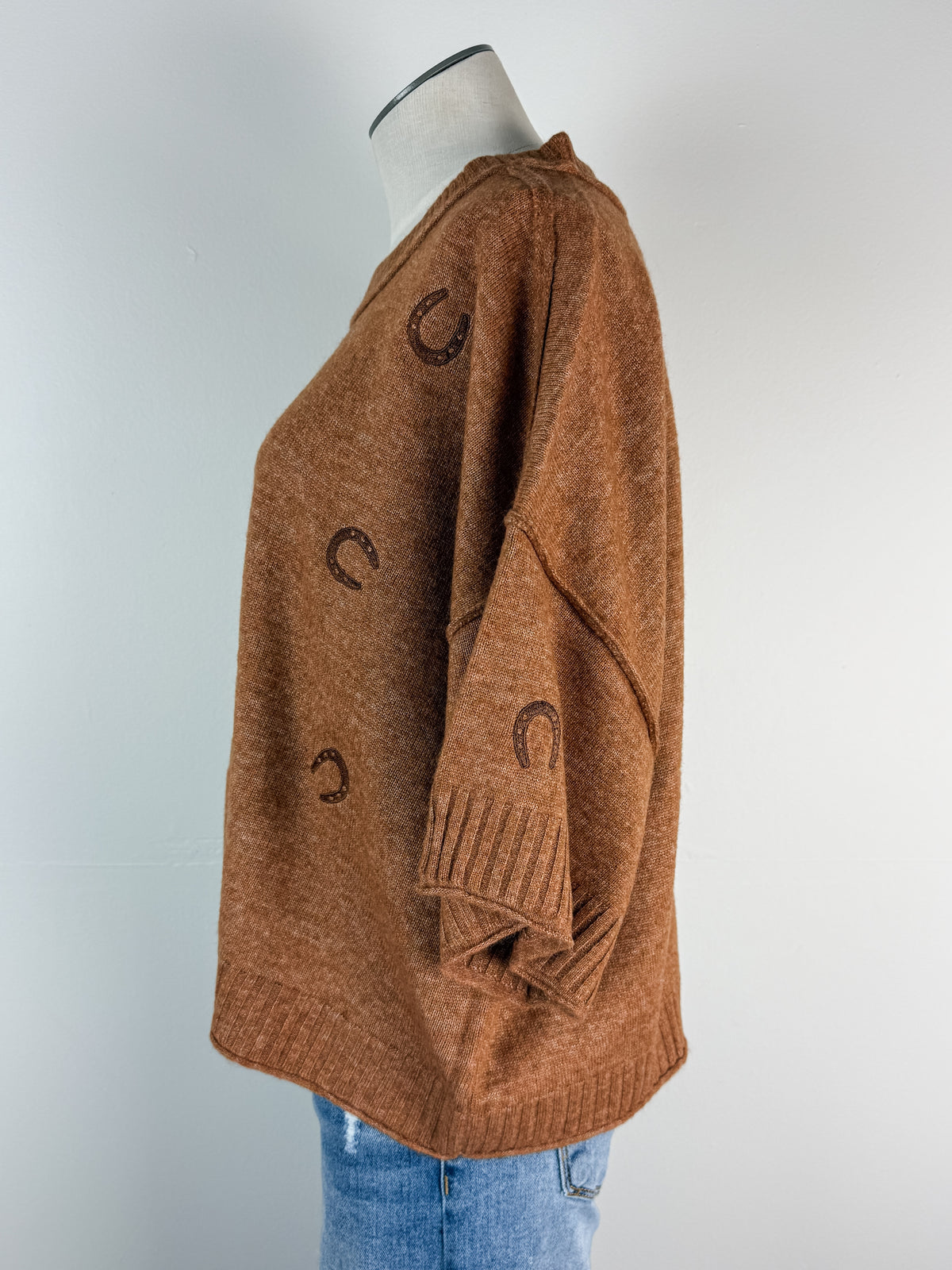 Jessie Horse Shoe Embroidered Top in Cinnaman