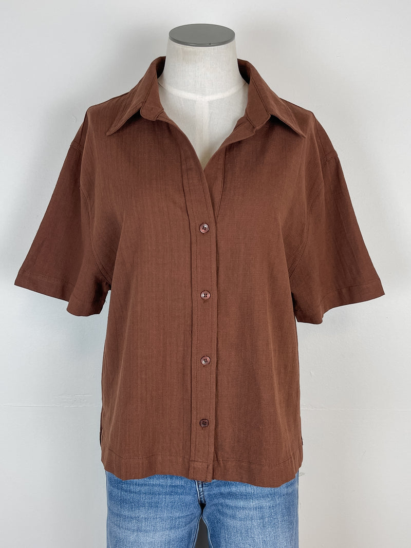 Talia Short Sleeve Button Down in Chocolate