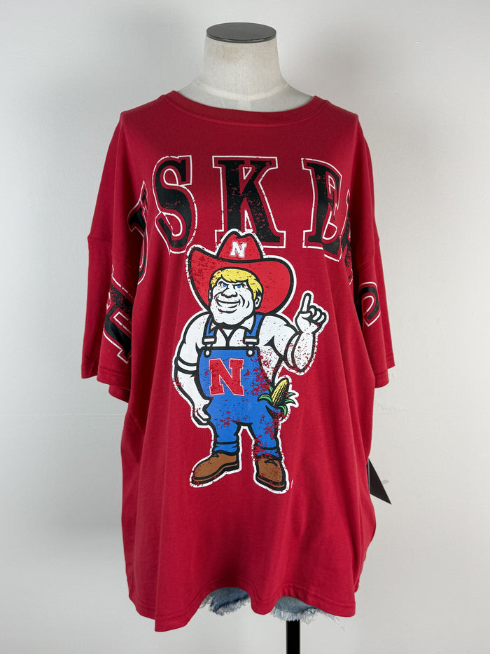 Gameday Social Nebraska Southern Split Oversized Band Tee in Red