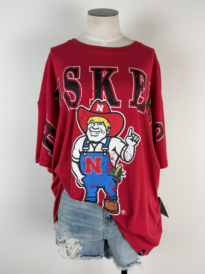 Gameday Social Nebraska Southern Split Oversized Band Tee in Red