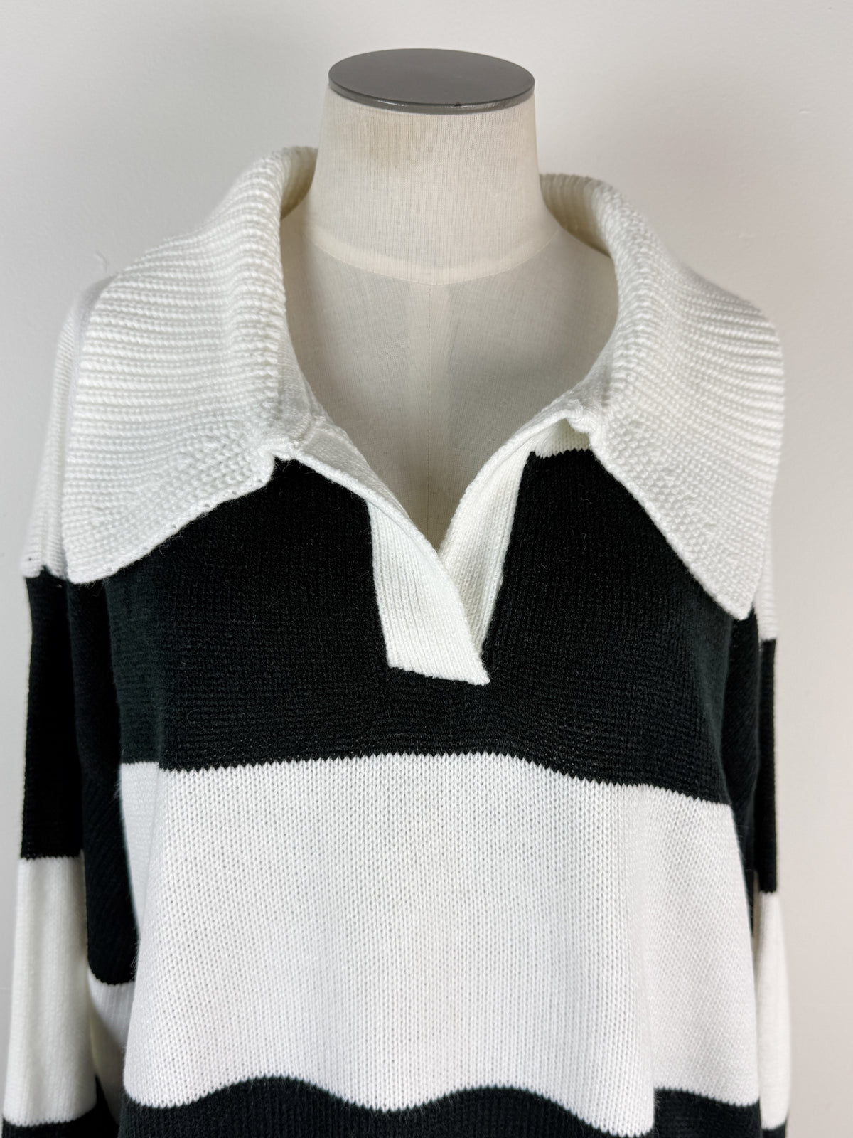 Lanie Collared Sweater in Black/White