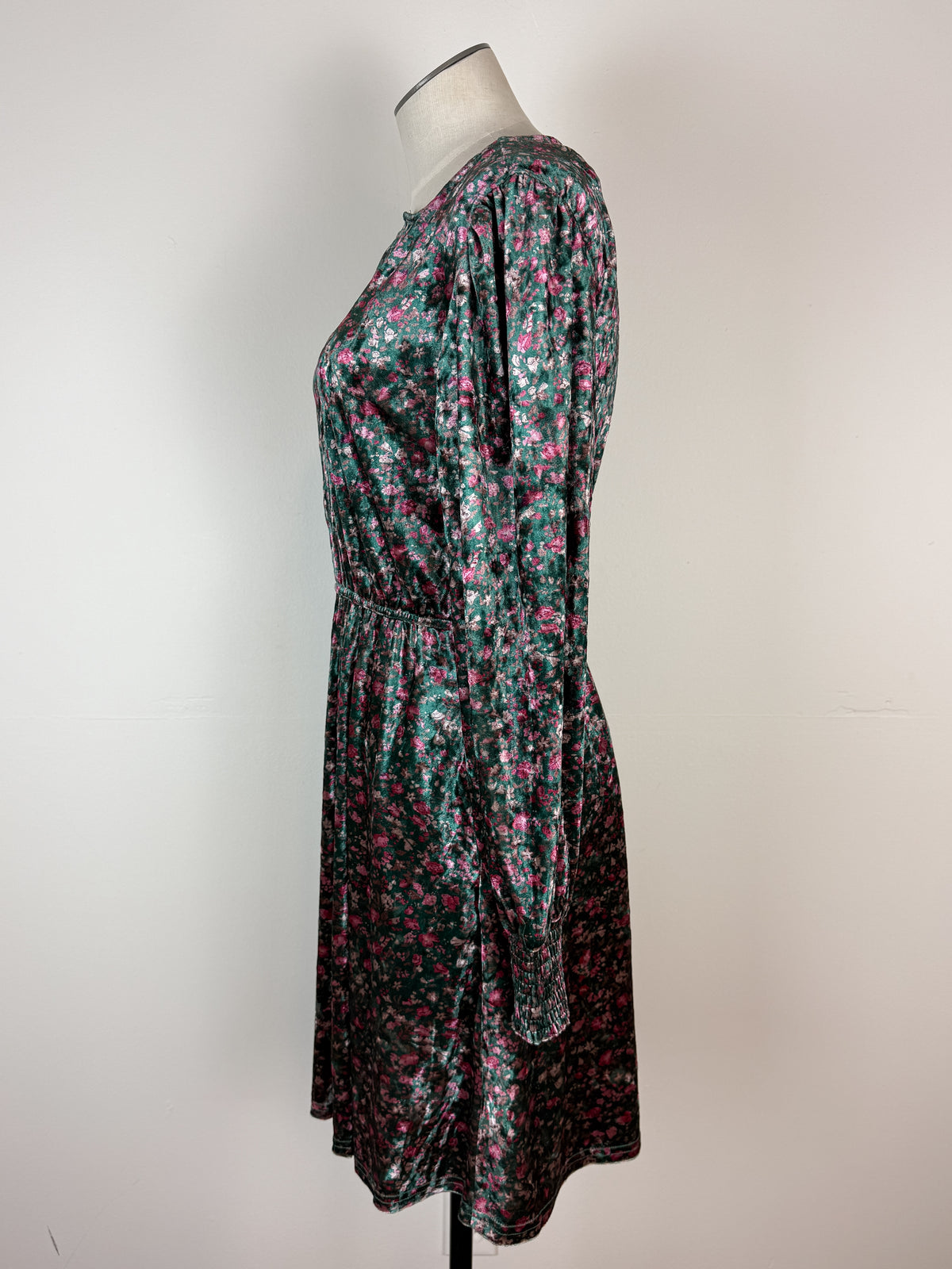 Skylar Floral Velvet Dress in Hunter Green