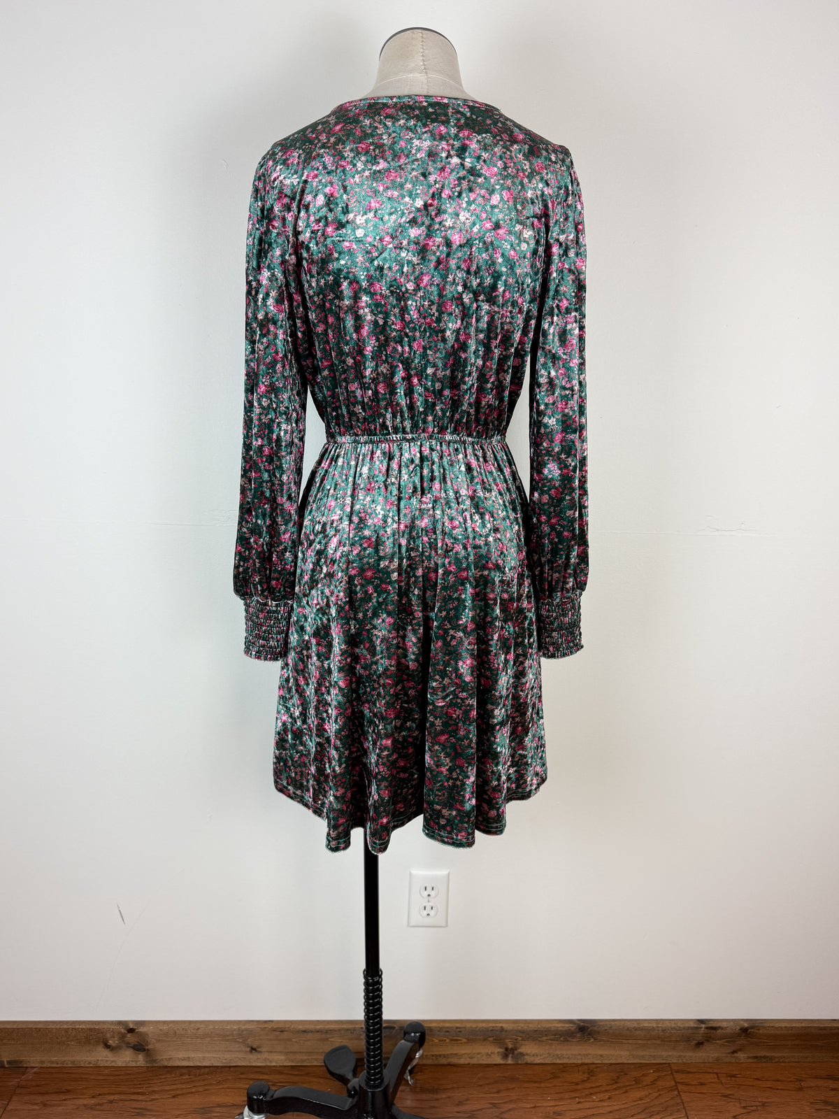 Skylar Floral Velvet Dress in Hunter Green