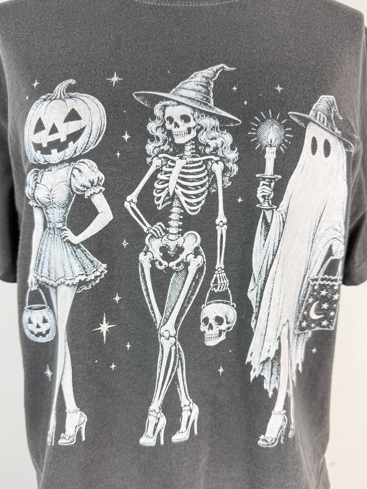 Spooky Girls Cropped Tee in Pepper
