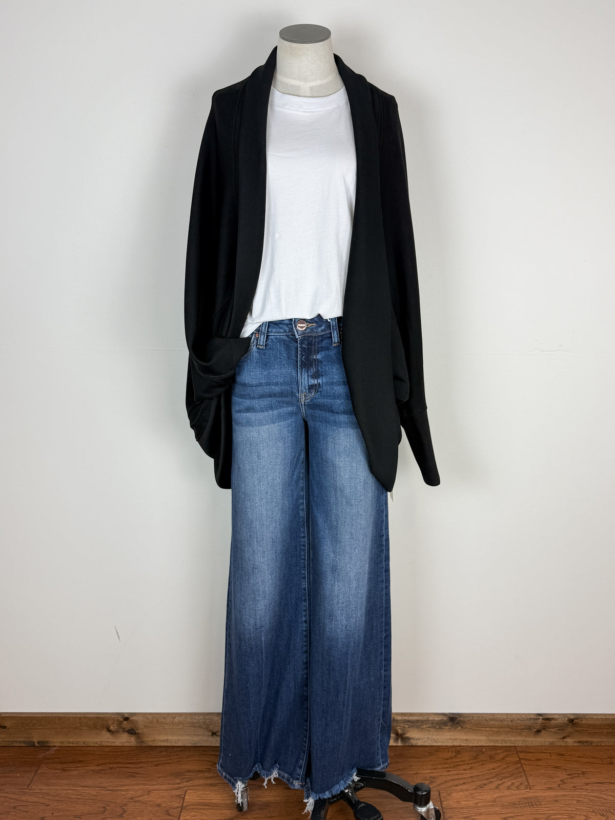 Isabella Cocoon Cardigan in Black