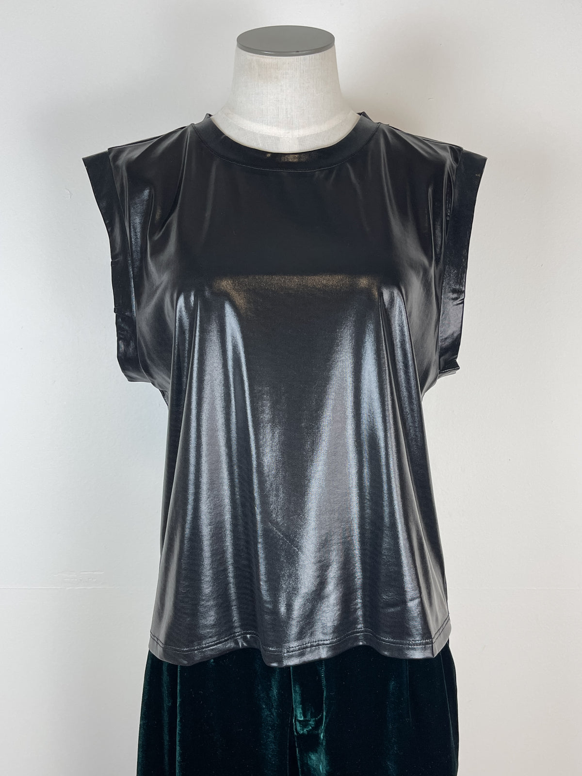 Joanna Shimmer Muscle Tee in Black
