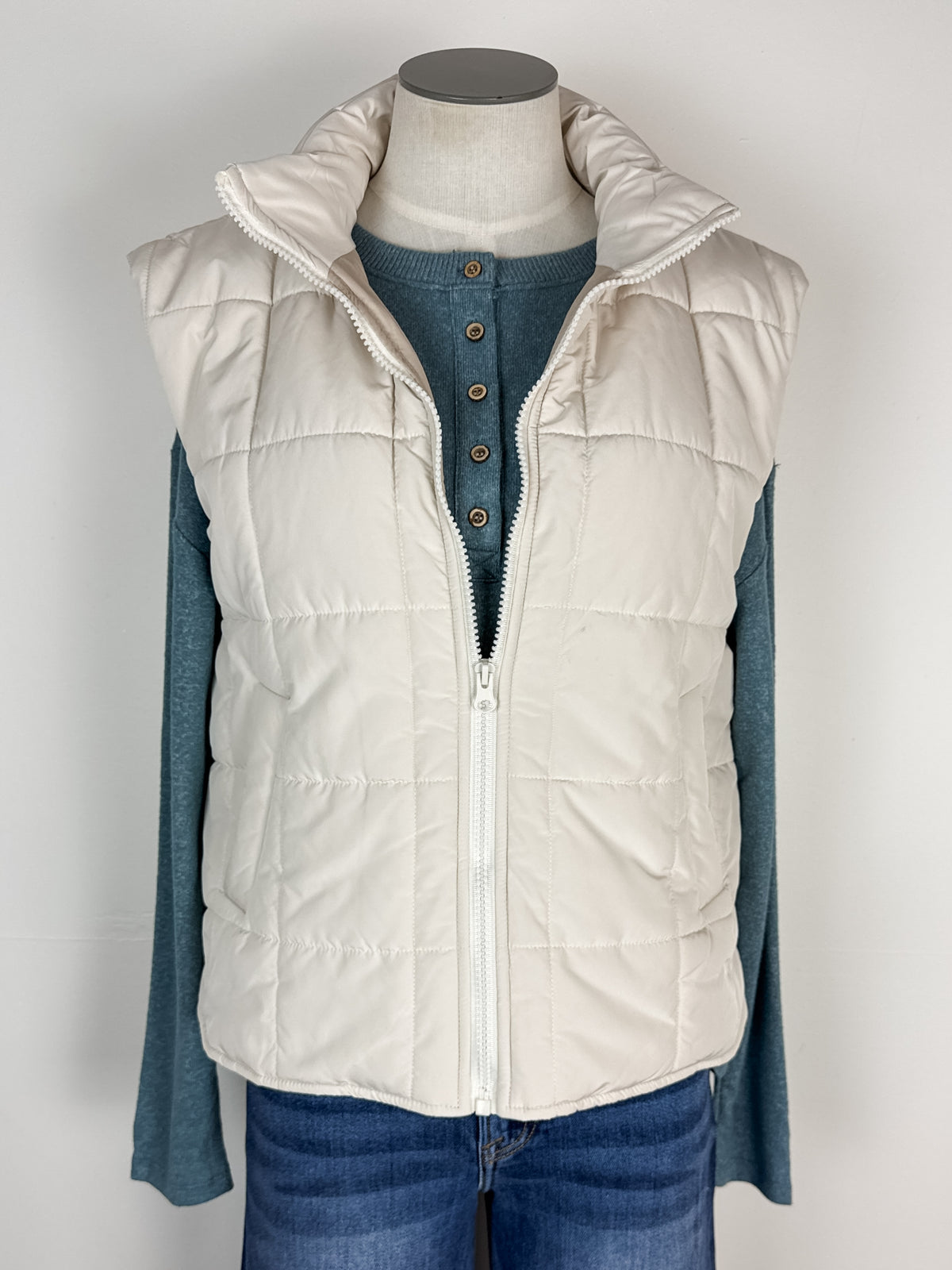 Marcy Puffer Vest in Ecru