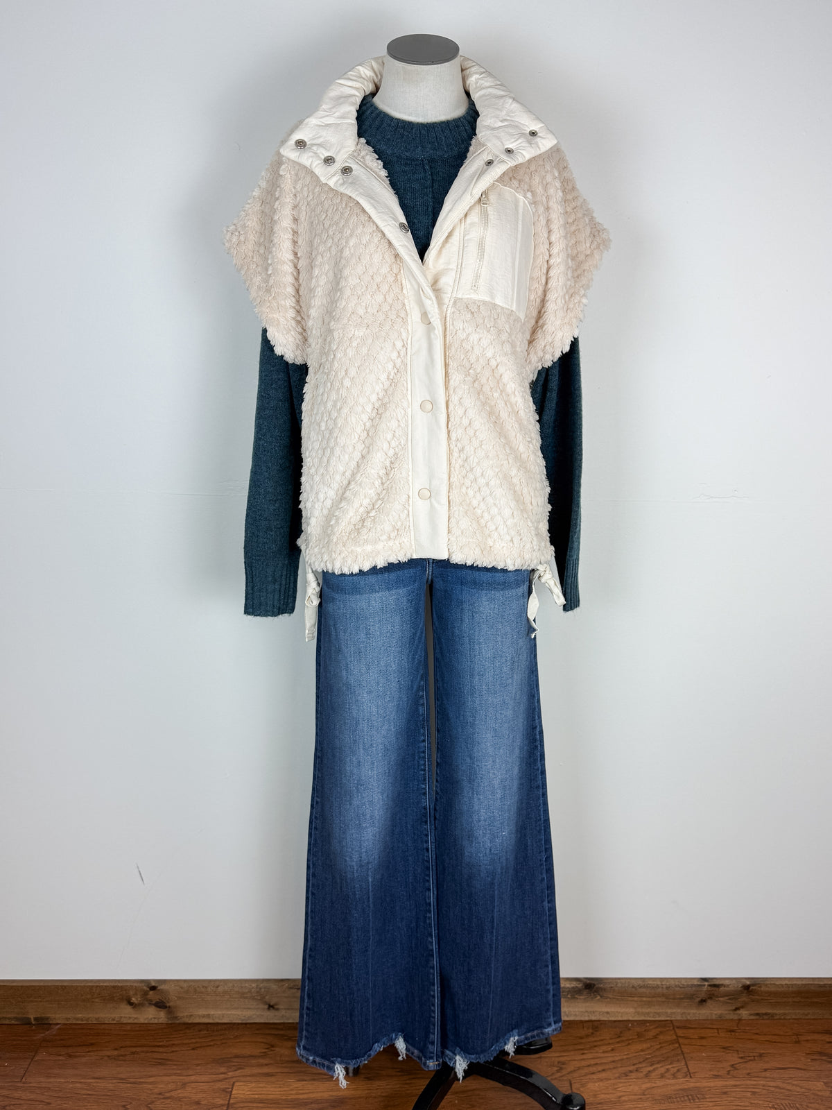 Lindy Sherpa Vest in Ecru