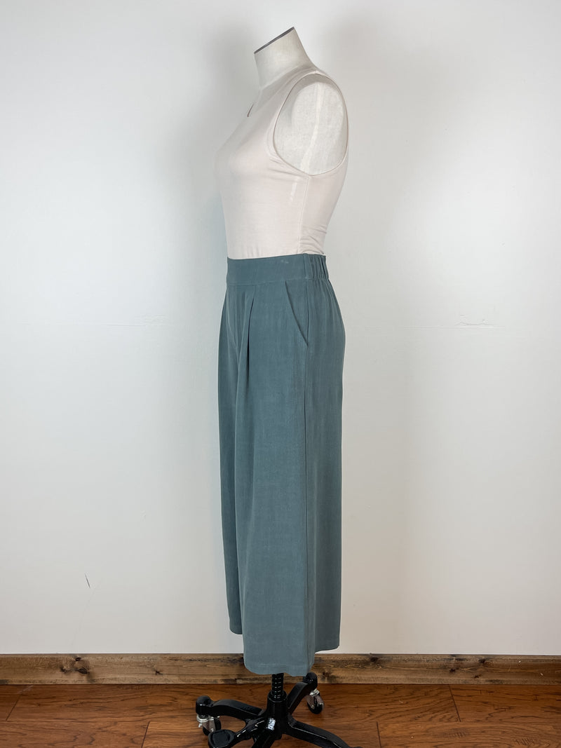 Sydney Linen Cropped Pant in Spruce