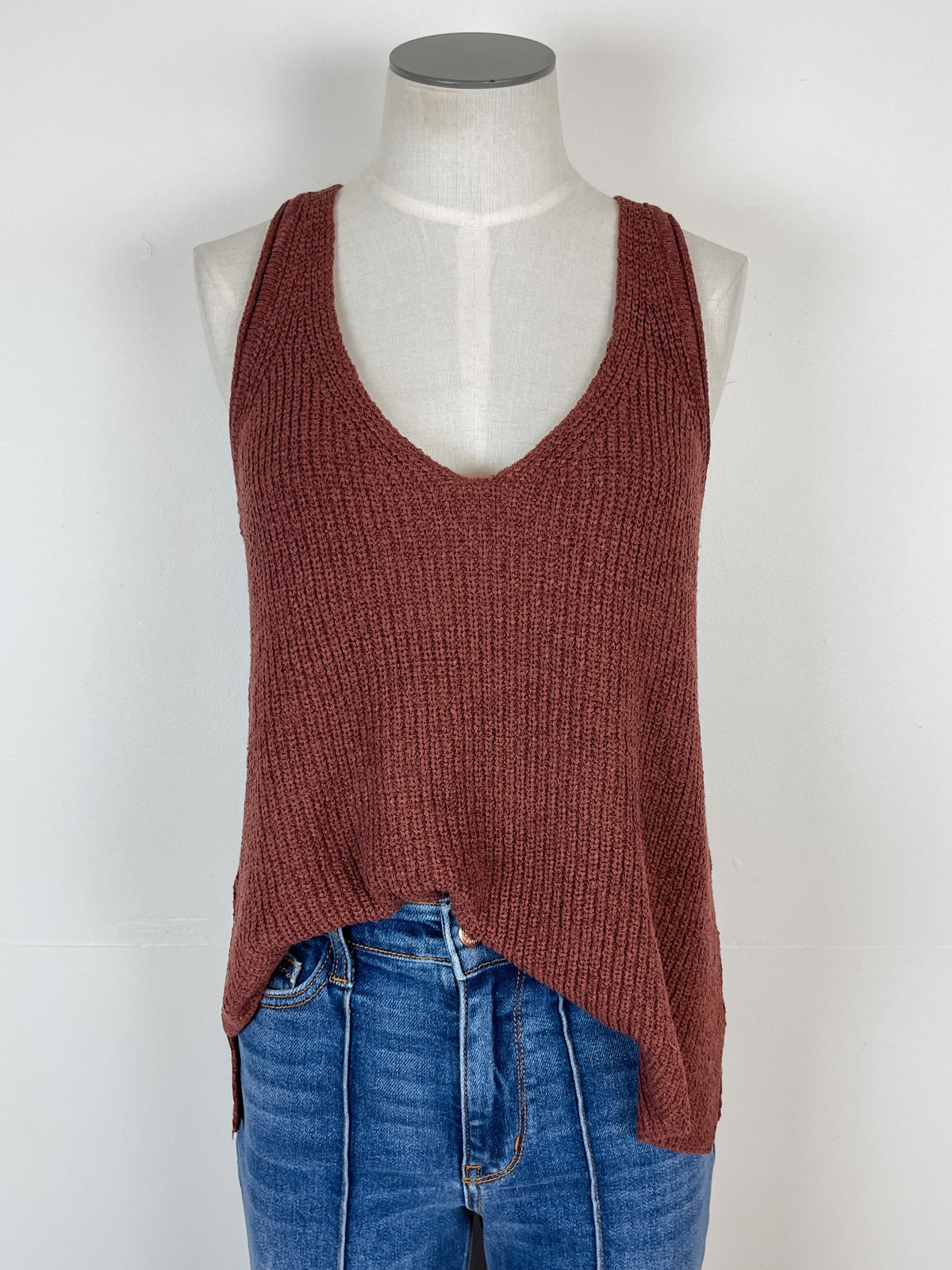 Brooke Knit V Neck Tank in Chestnut